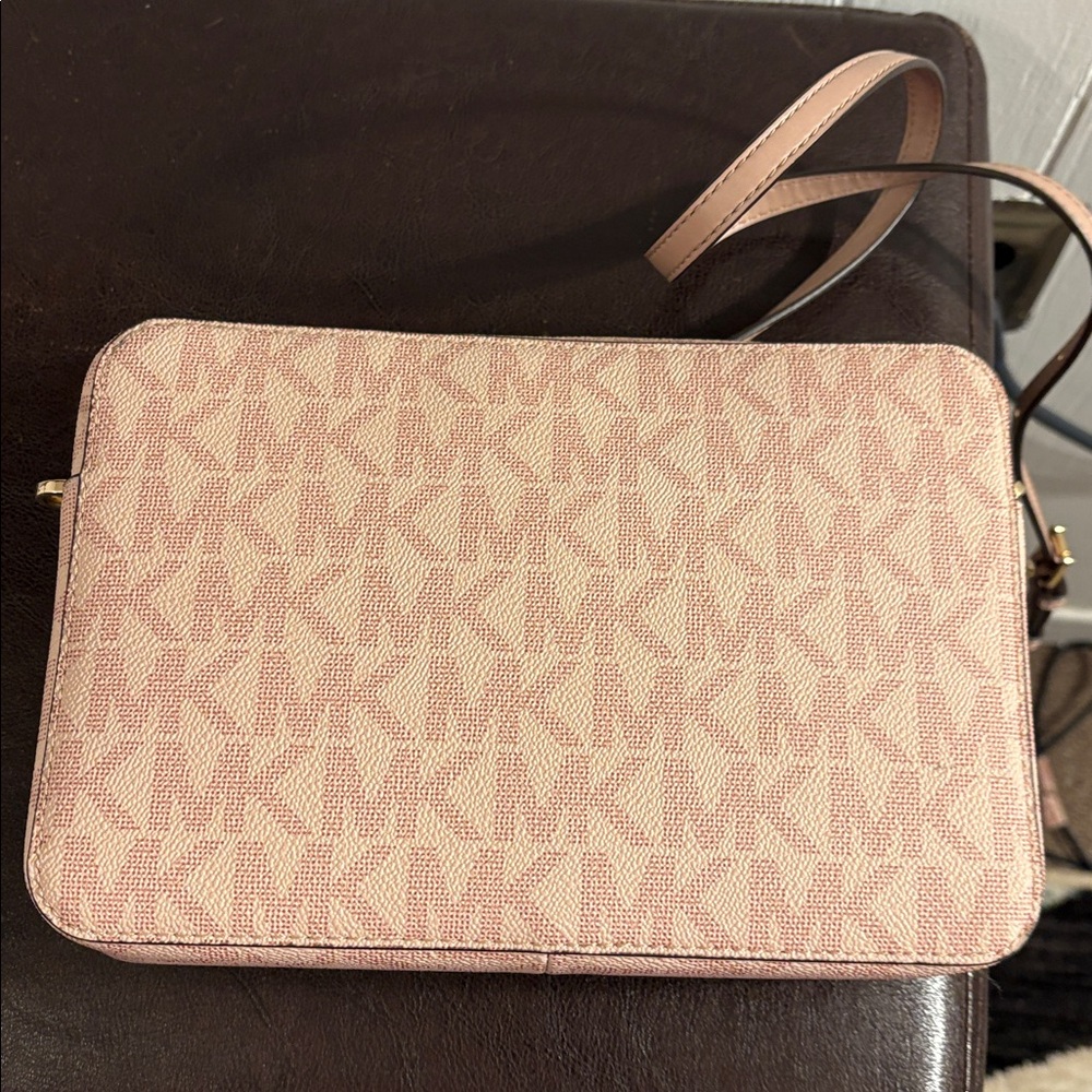 NWOT Michael Kors Jetset Camera Crossbody - Picture 5 of 10